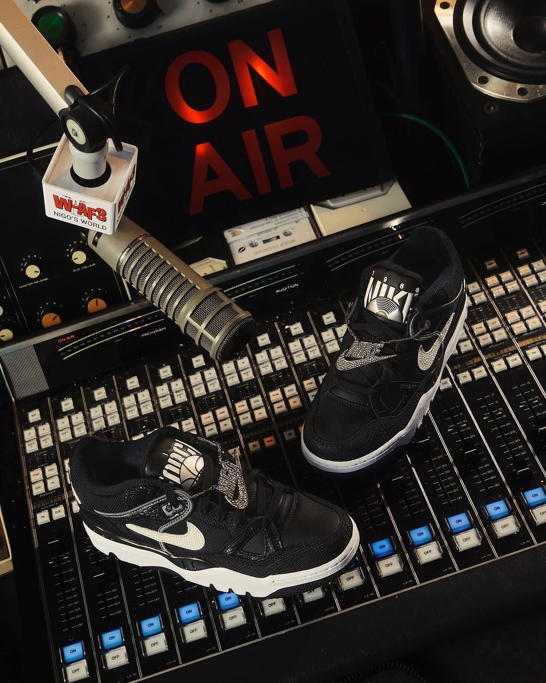 NIGO® × NIKE の AIR FORCE 3 “Black/White” が発売