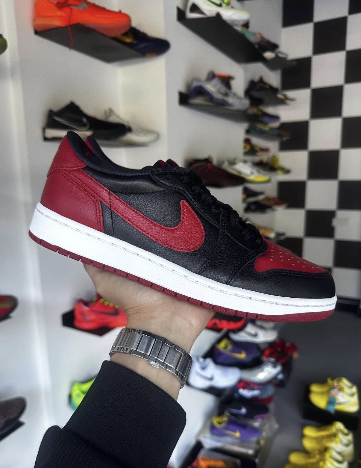 NIKE AIR JORDAN 1 LOW OG "Banned" のファーストルックが公開