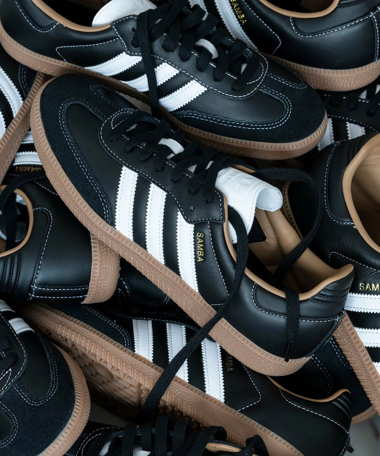ADAM ET ROPÉ × adidas Originals による SAMBA OG “Black” の先行予約が開始