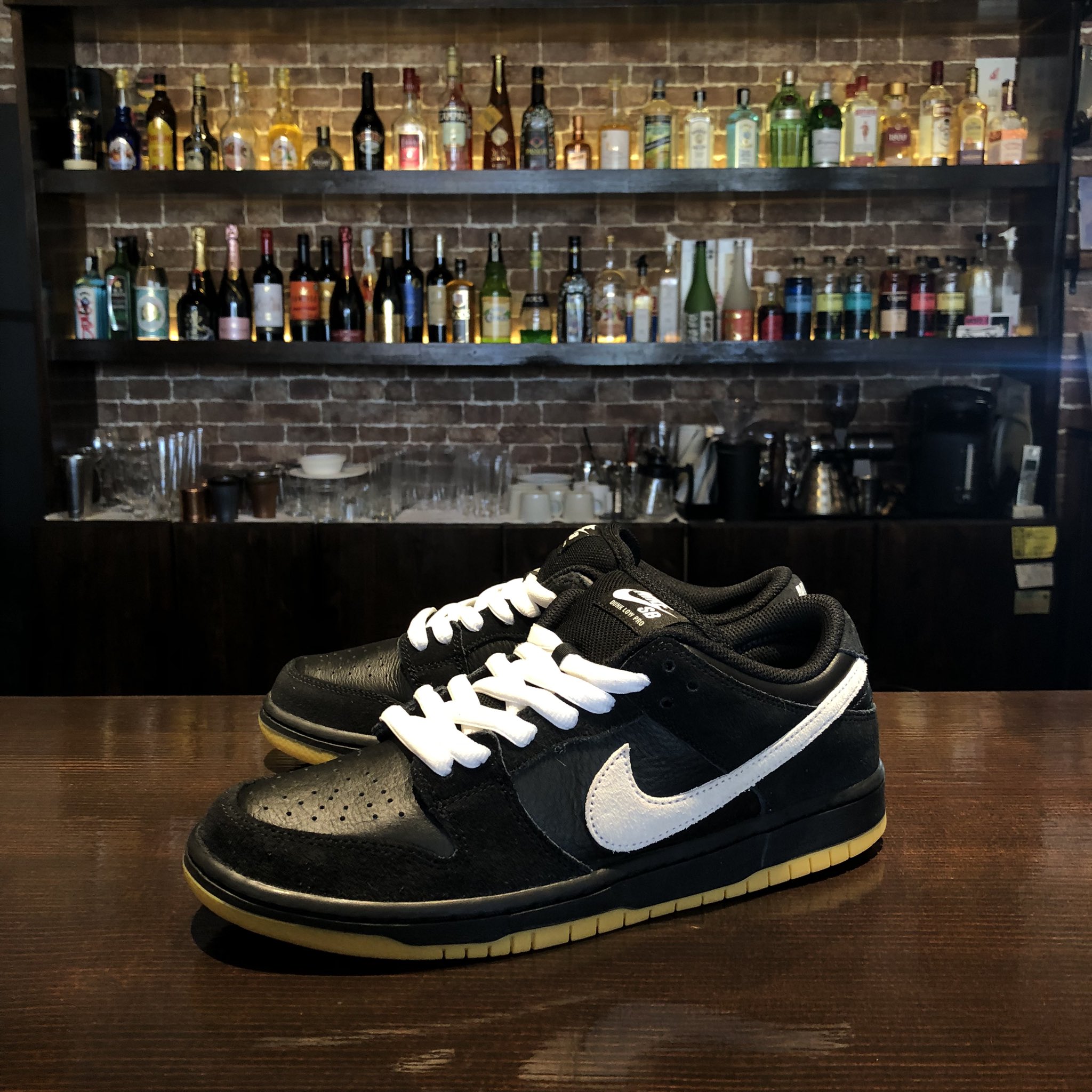 NIKE SB DUNK LOW "Black/White" が発売