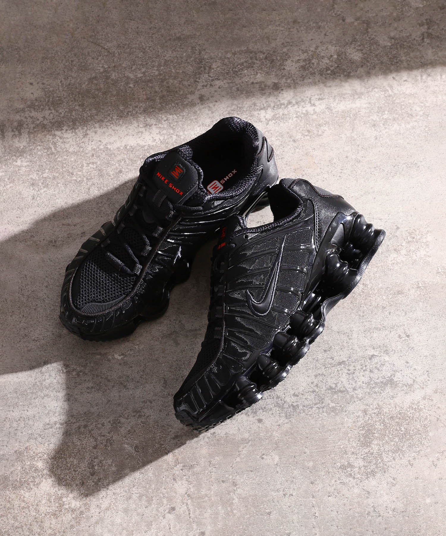 NIKE WMNS SHOX TL “Black” が発売