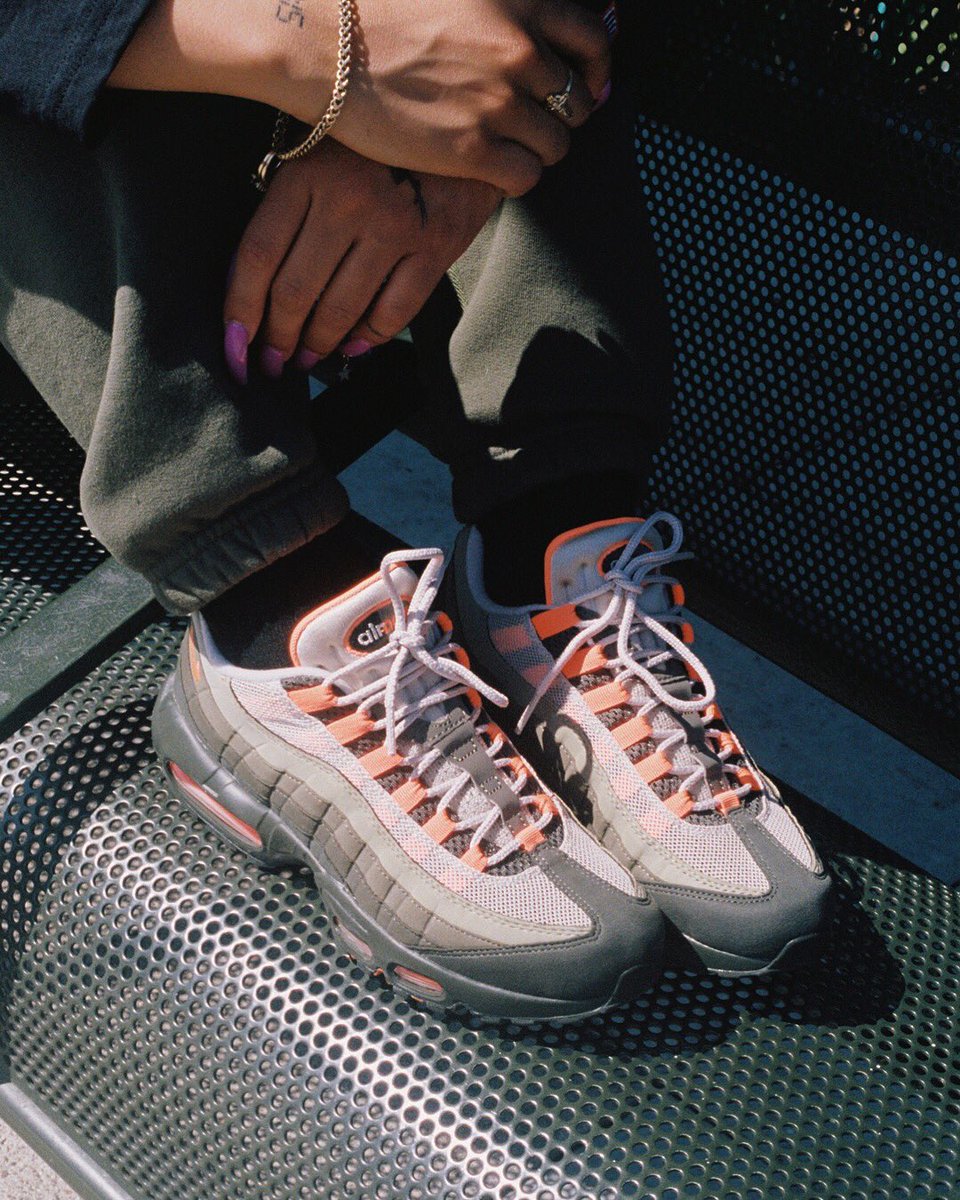 NIKE AIR MAX 95 "String/Total Orange" が発売