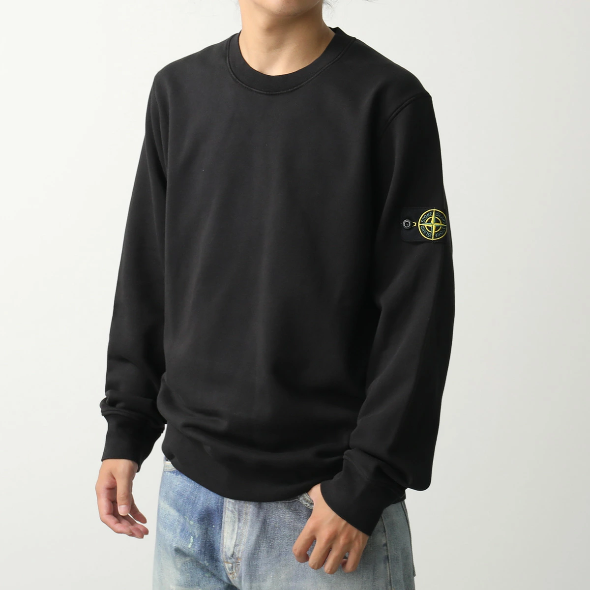 Stone Island の Compass Logo Sweatshirt が特別価格で発売