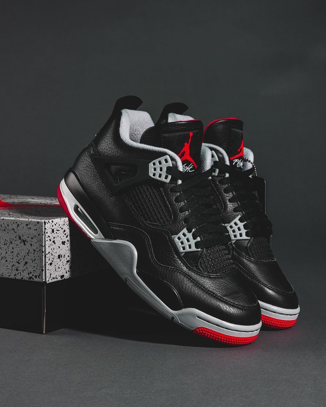 NIKE AIR JORDAN 4 RETRO “Bred Reimagined” が発売