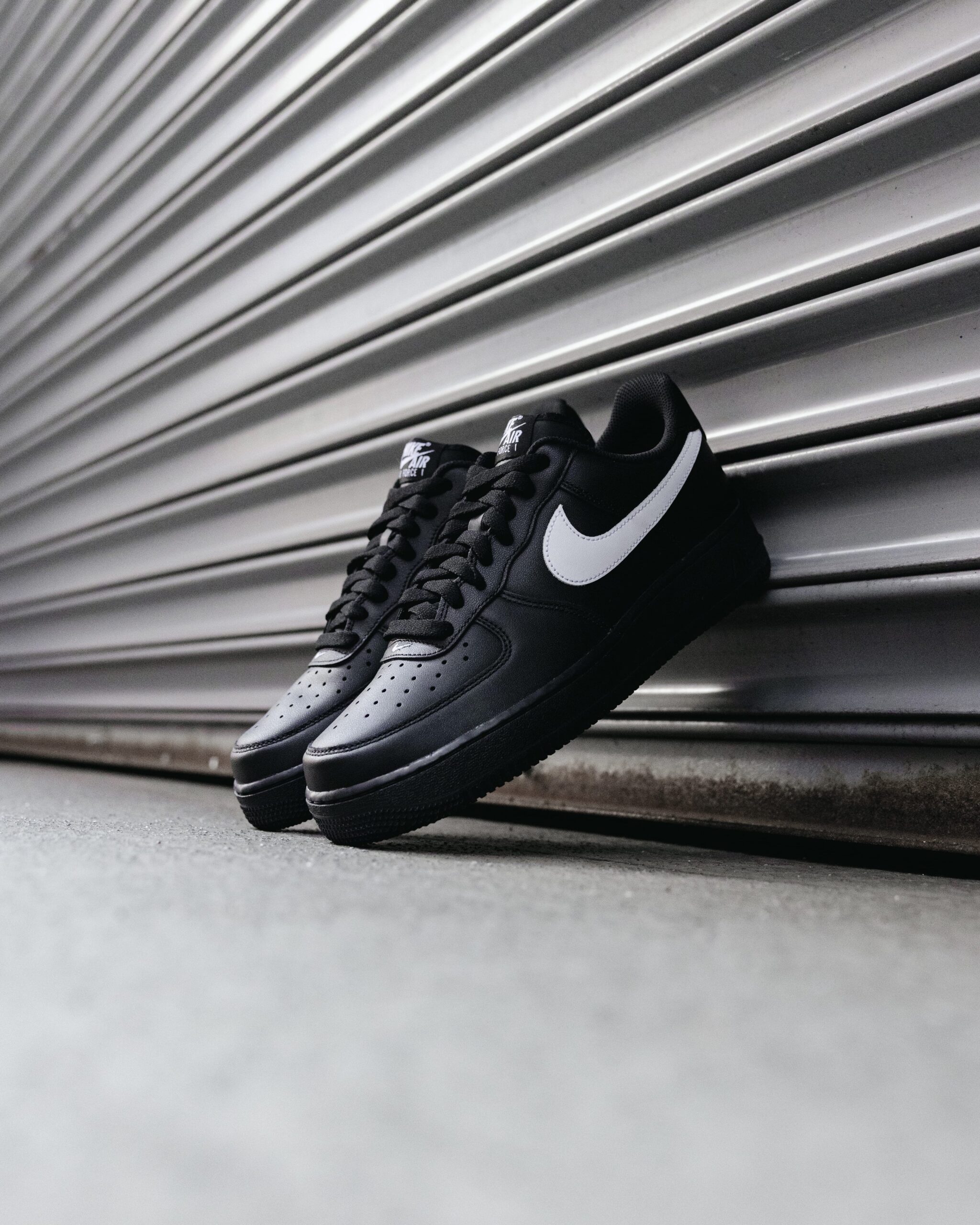 NIKE AIR FORCE 1 '07 "Black/White" が発売