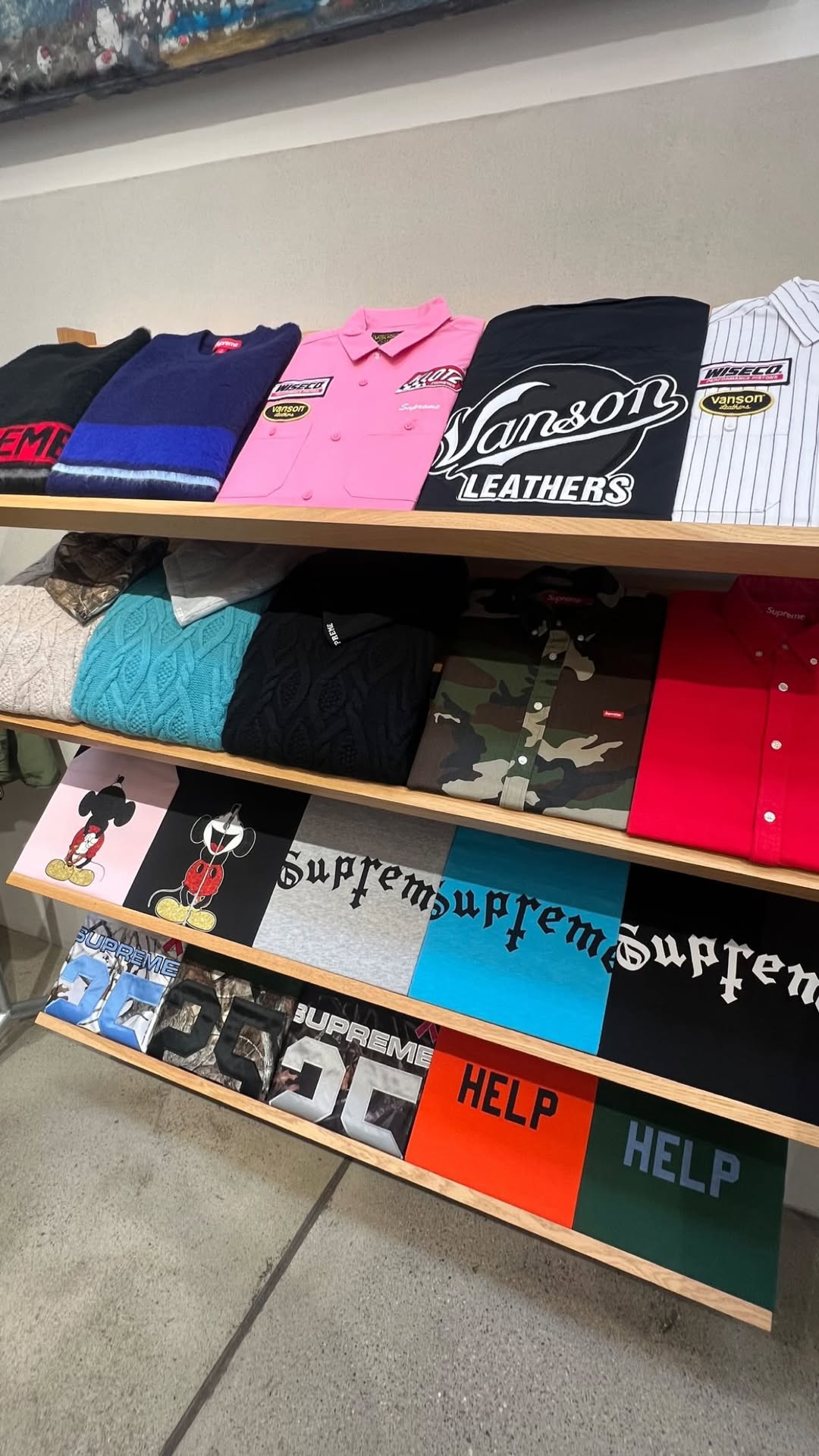 Supreme 2025年秋冬コレクション WEEK8 の海外スナップが公開