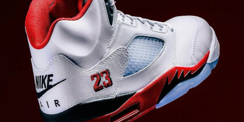 NIKE AIR JORDAN 5 RETRO OG “Fire Red” が発売