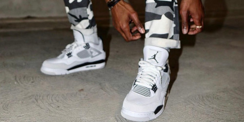 NIKE AIR JORDAN 4 RETRO “Military Black” が発売