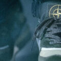 Stone Island × New Balance の 574 Legacy “Dark Green” が発売