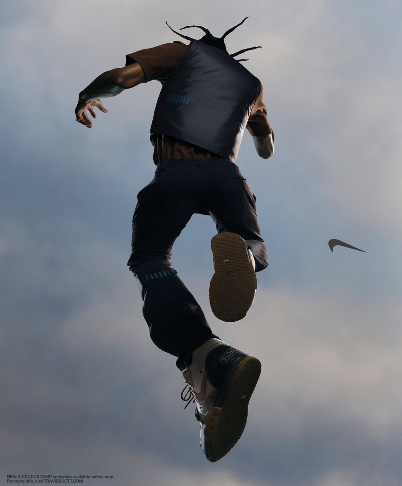 Travis Scott × NIKE の AIR TRAINER 1 “THE Wheat” が発売