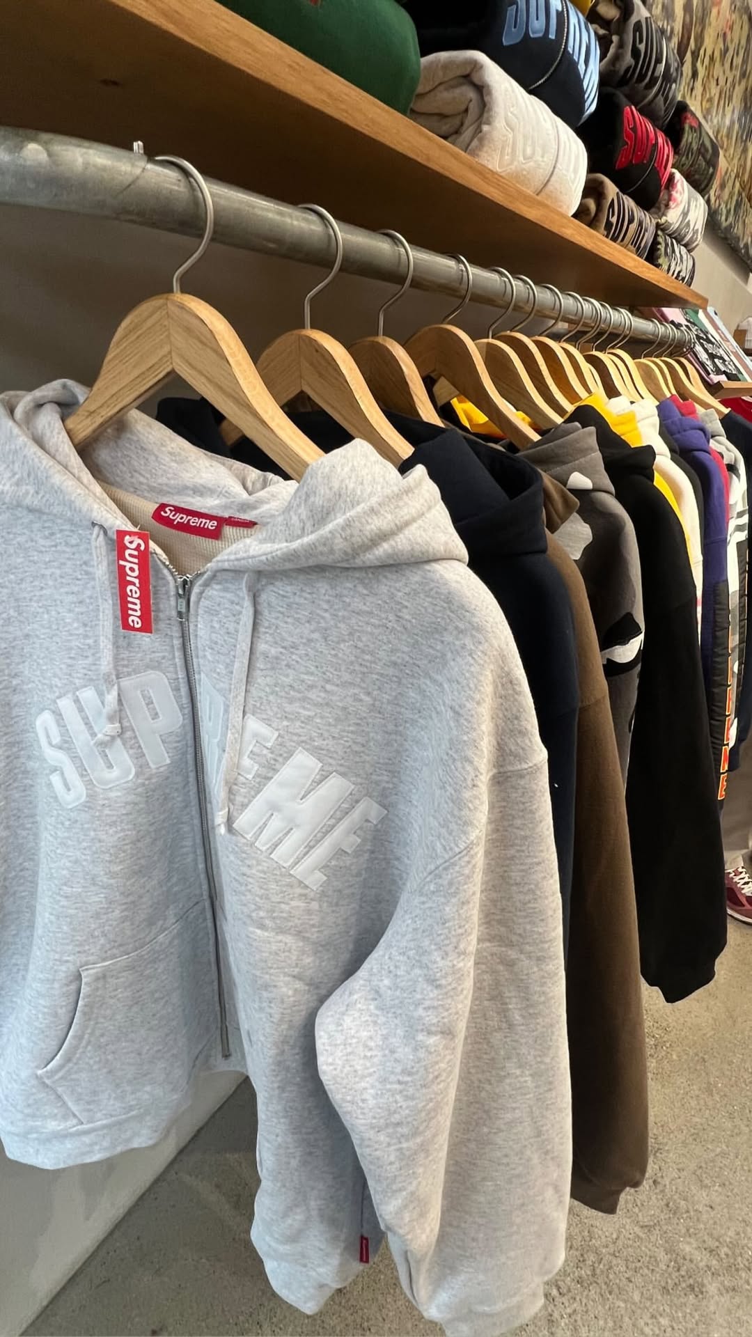 Supreme 2025年秋冬コレクション WEEK8 の海外スナップが公開