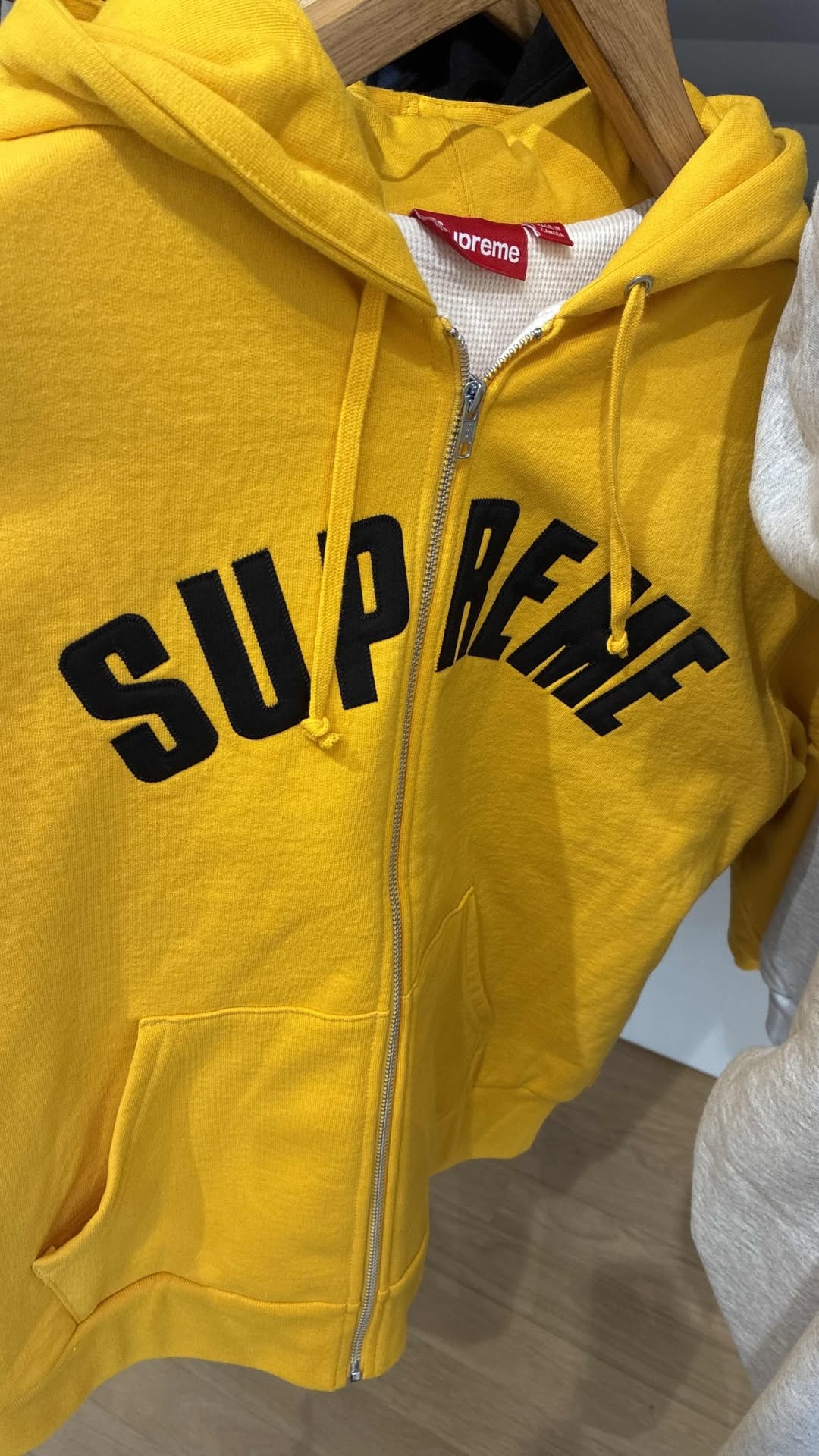 Supreme 2025年秋冬コレクション WEEK8 の海外スナップが公開