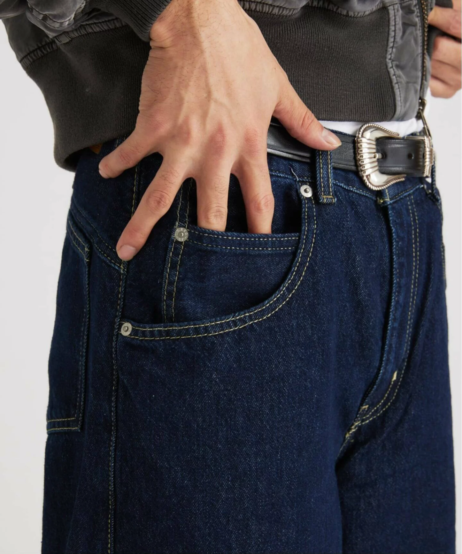 JOURNAL STANDARD × Levi’s® による Super Baggy Barrel Jeans の先行予約が開始