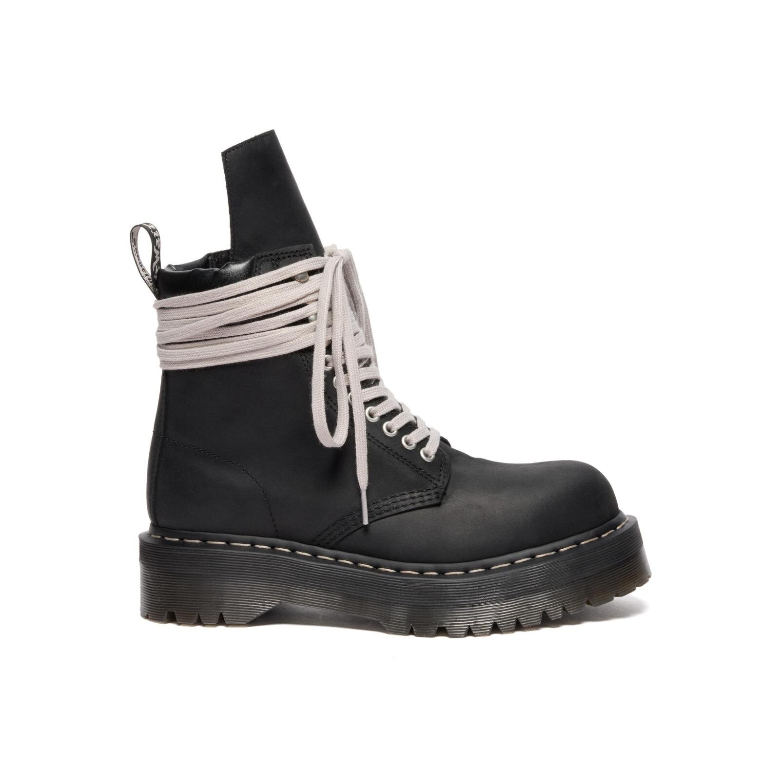 Rick Owens × Dr.Martens の2025年秋冬コラボブーツが10月16日(木)発売