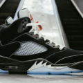 NIKE AIR JORDAN 5 RETRO OG “Black Metallic Reimagined” が発売