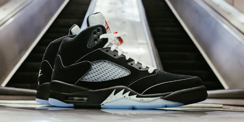 NIKE AIR JORDAN 5 RETRO OG “Black Metallic Reimagined” が発売