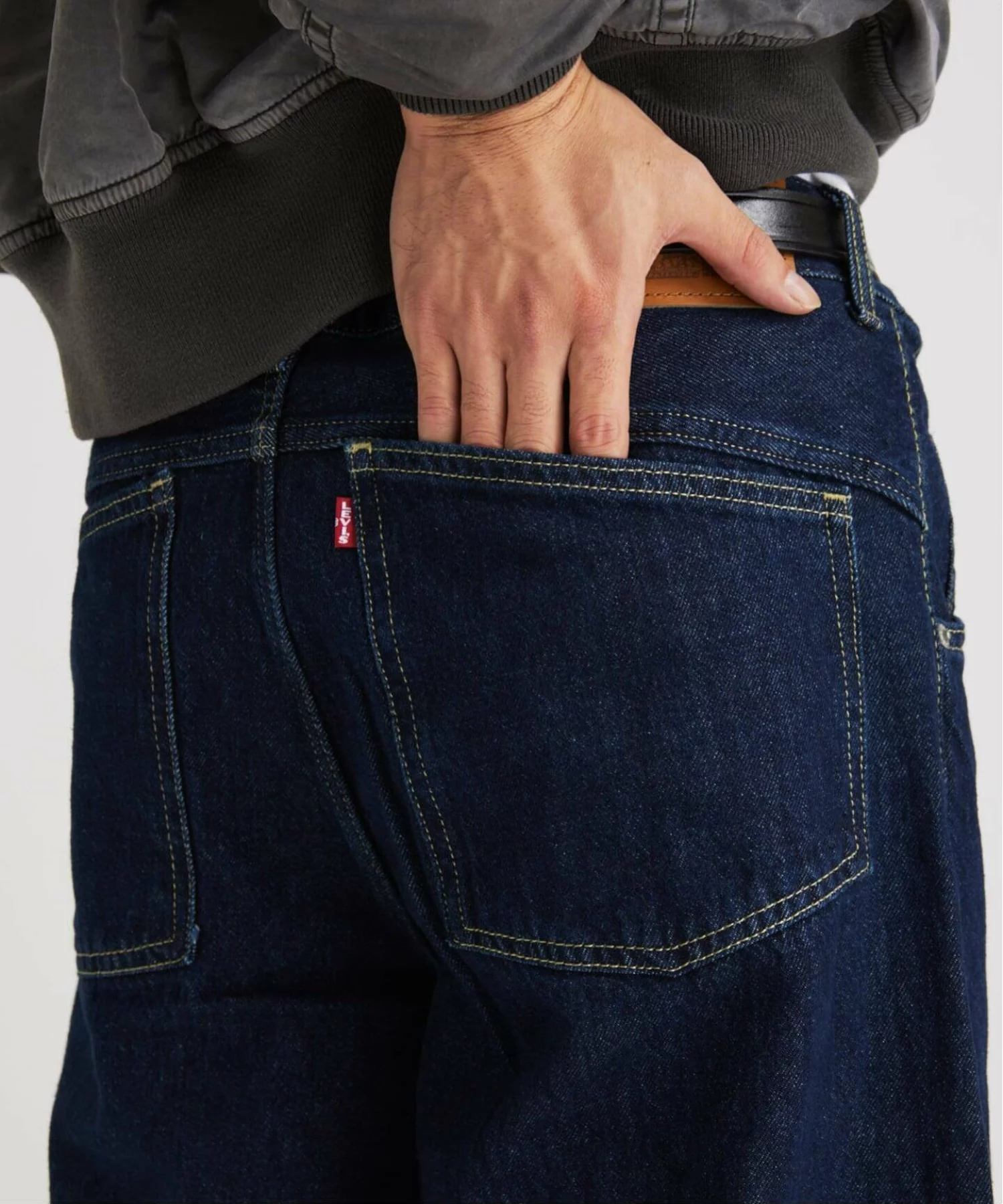 JOURNAL STANDARD × Levi’s® による Super Baggy Barrel Jeans の先行予約が開始