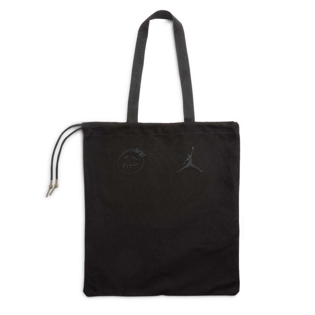 Travis Scott × NIKE の JORDAN JUMPMAN JACK “Dark Mocha” が発売