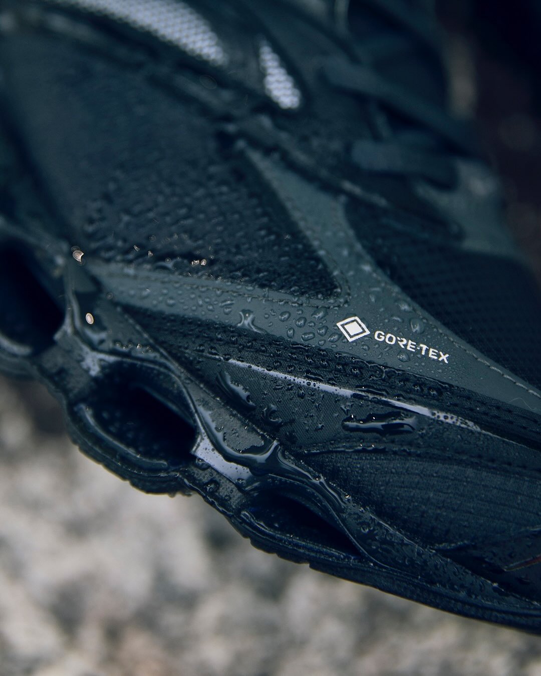 Mizuno WAVE PROPHECY LS GTX "Black" が10月24日(金)発売