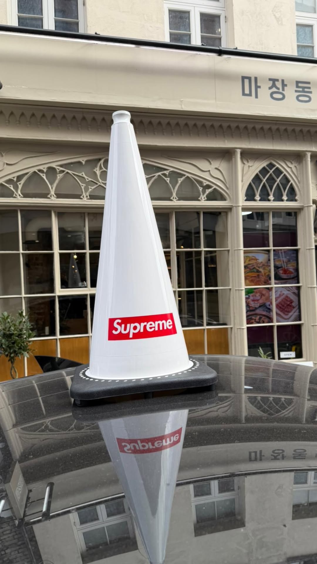 Supreme 2025年秋冬コレクション WEEK8 の海外スナップが公開