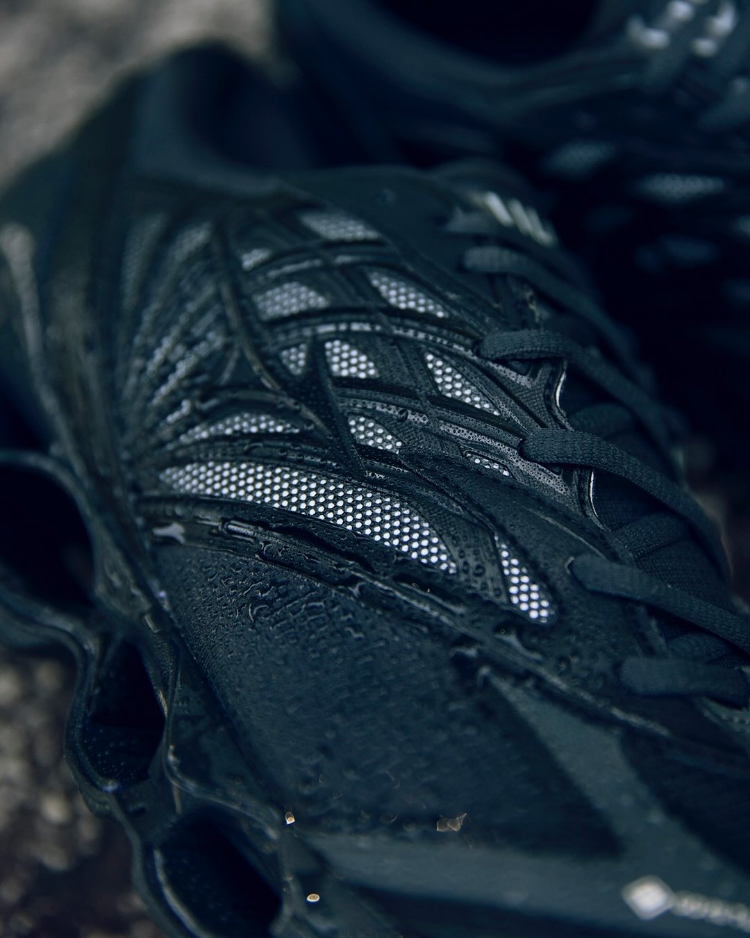 Mizuno WAVE PROPHECY LS GTX "Black" が10月24日(金)発売