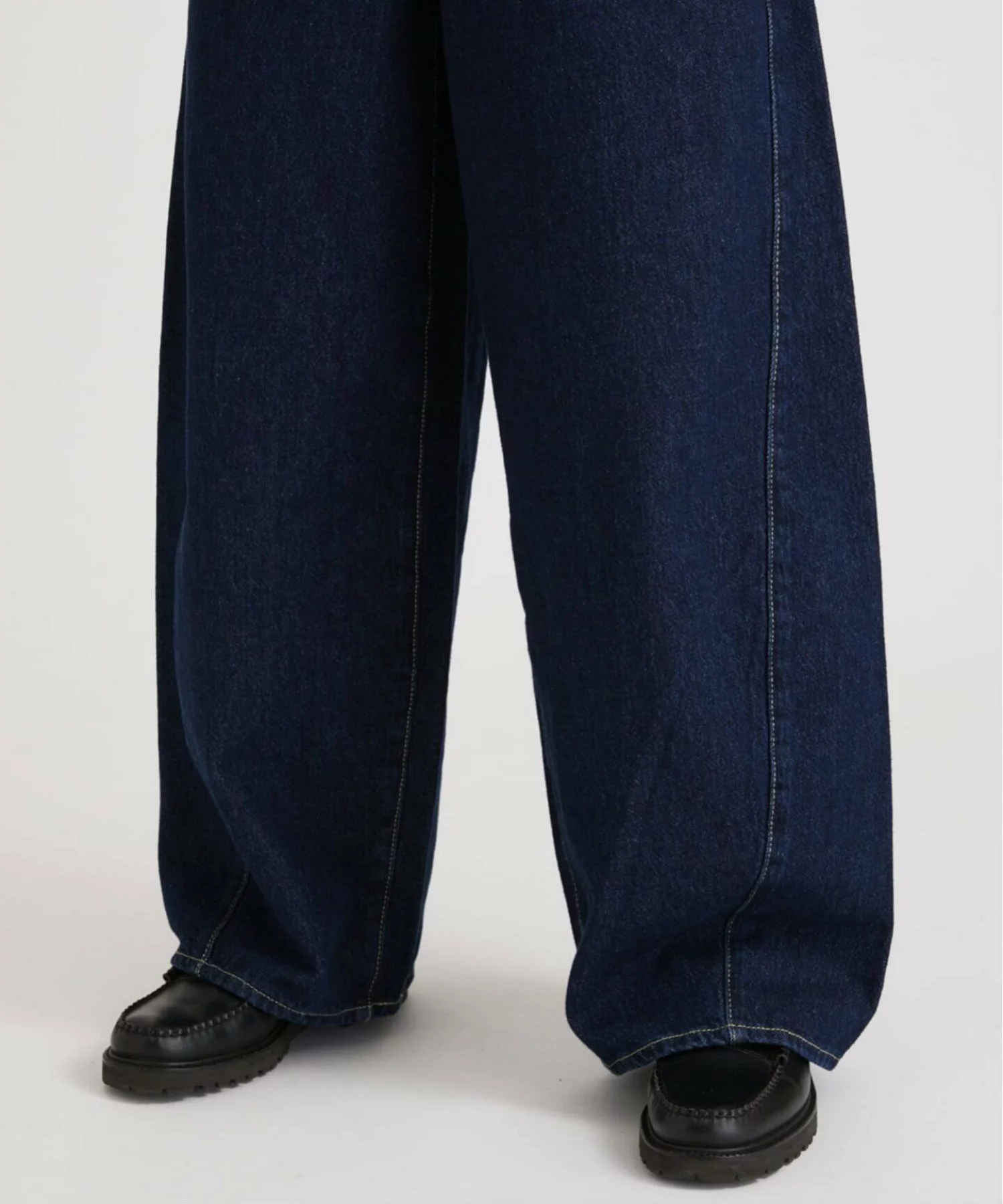 JOURNAL STANDARD × Levi’s® による Super Baggy Barrel Jeans の先行予約が開始