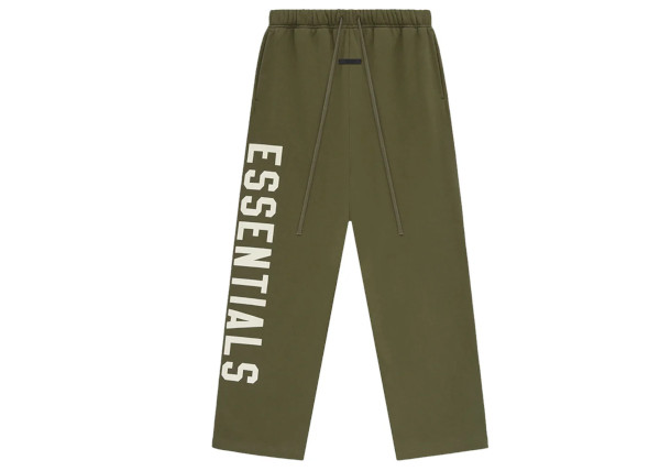 ESSENTIALS の Fleece Relaxed Sweatpant が特別価格で発売