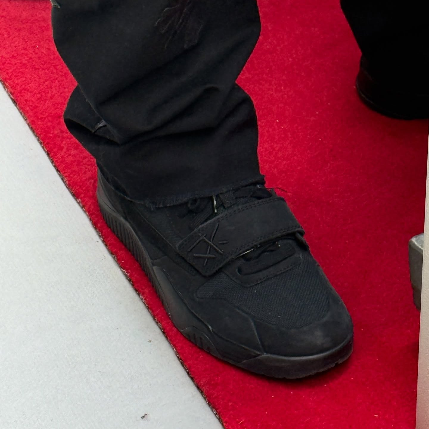 Travis Scott × JORDAN JUMPMAN JACK "Triple Black" が公開