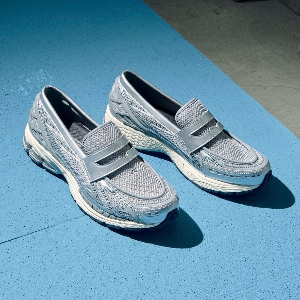 New Balance 1906L "Silver" が発売