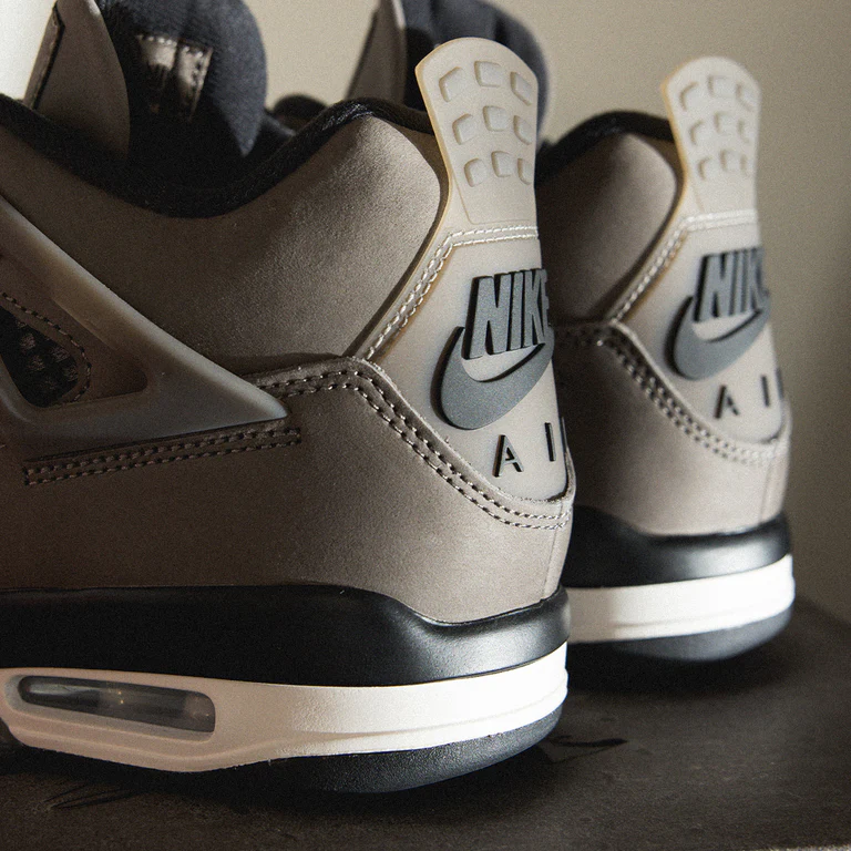 NIKE AIR JORDAN 4 RETRO “Cave Stone” が発売