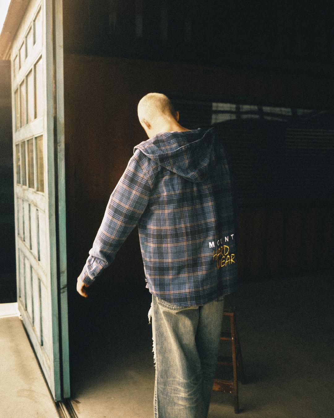 BEAMS × MOUNTAIN HARDWEAR の Hood Shirt が10月23日(木)発売