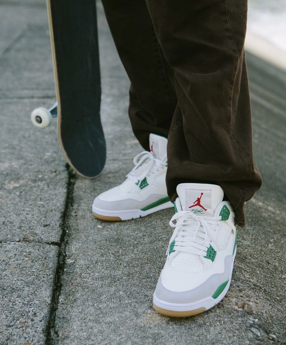 NIKE SB × AIR JORDAN 4 RETRO SP “Pine Green” が発売