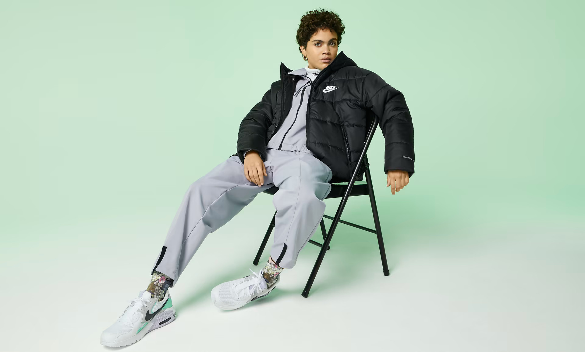 NIKE の Therma-FIT Rpl Classic Hoodie Jacket が特別価格で発売