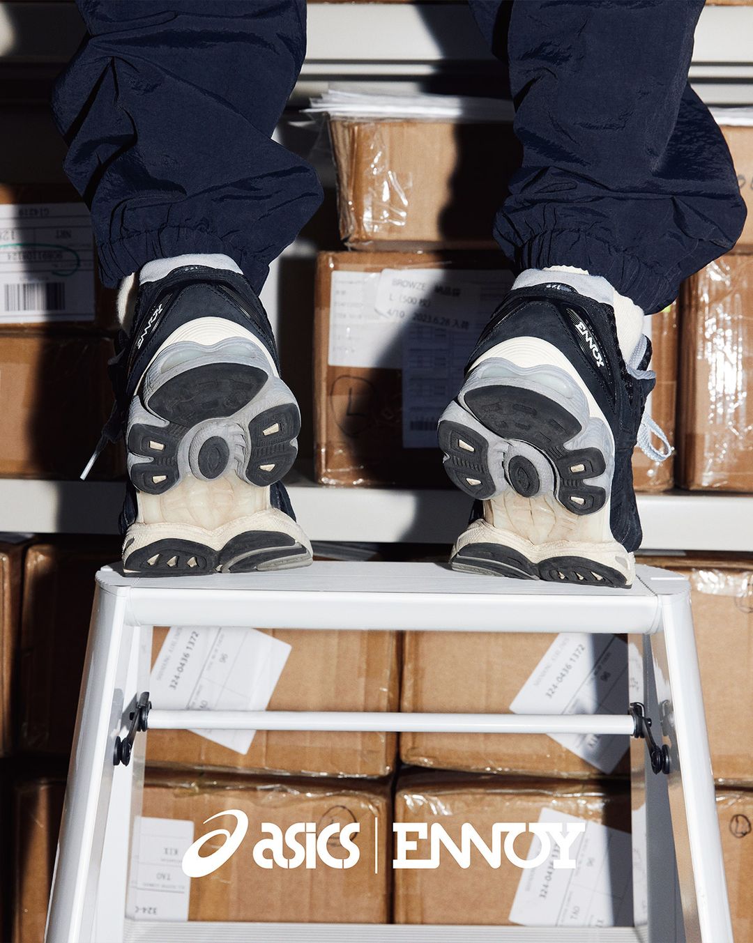 ENNOY × ASICS の GEL-NIMBUS 9 “Black/Sheet Rock” が発売