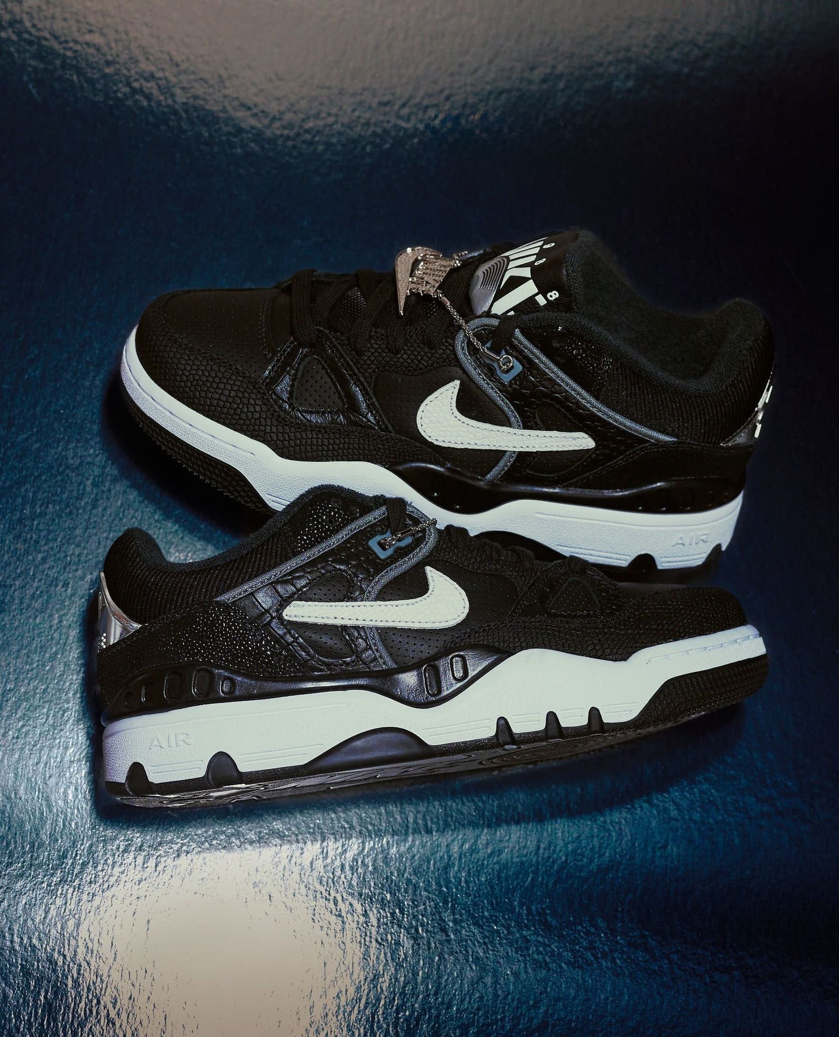 NIGO® × NIKE の AIR FORCE 3 “Black/White” が発売