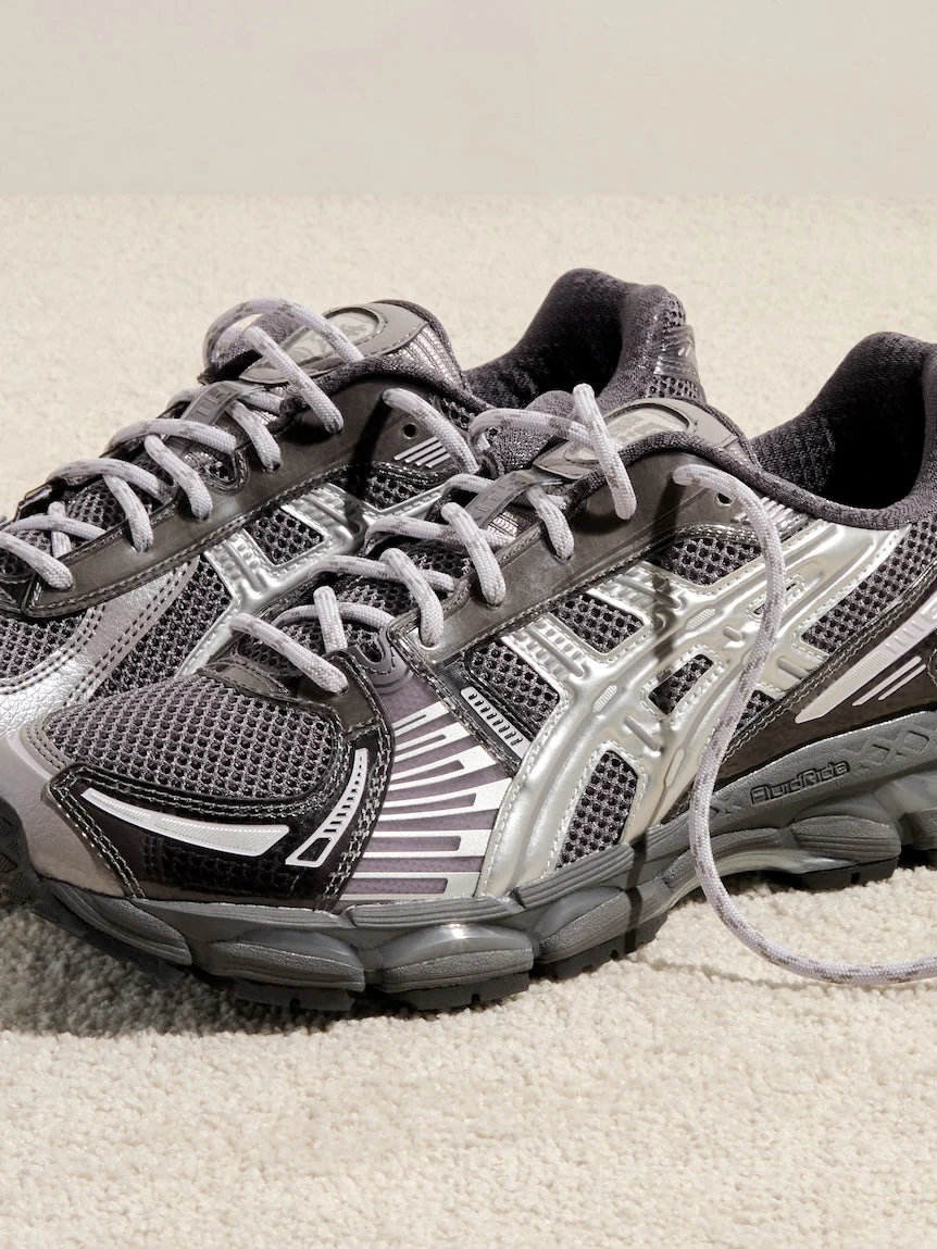 KITH × ASICS の GEL-KAYANO 12.1 