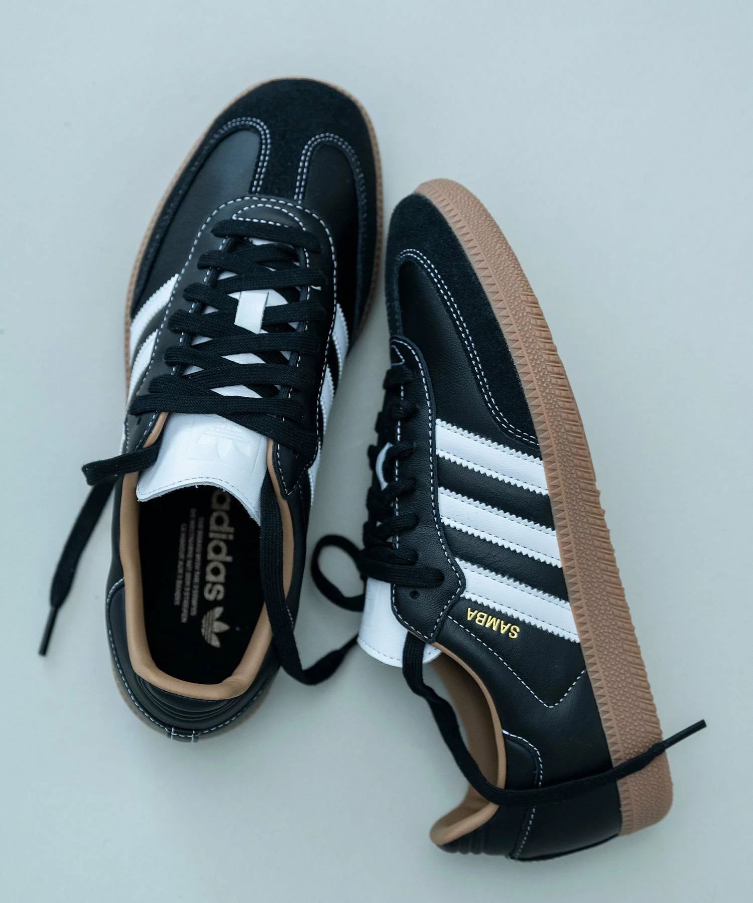 ADAM ET ROPÉ × adidas Originals による SAMBA OG “Black” の先行予約が開始