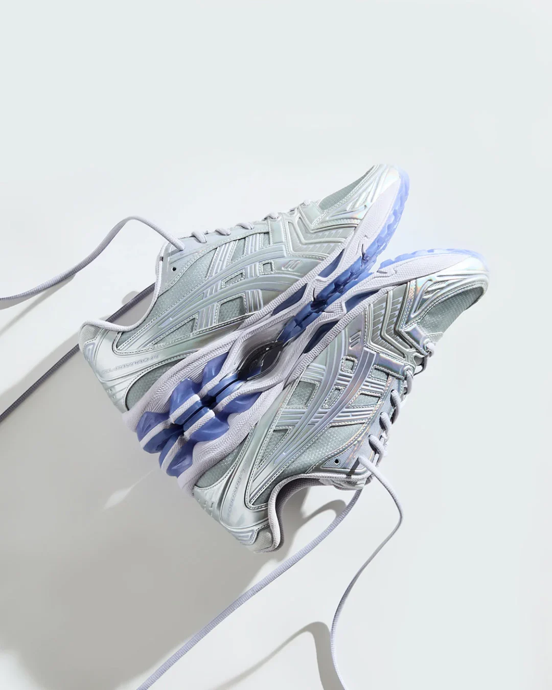 KITH × ASICS の GEL-KAYANO 14 "Silver Surfer" が発売