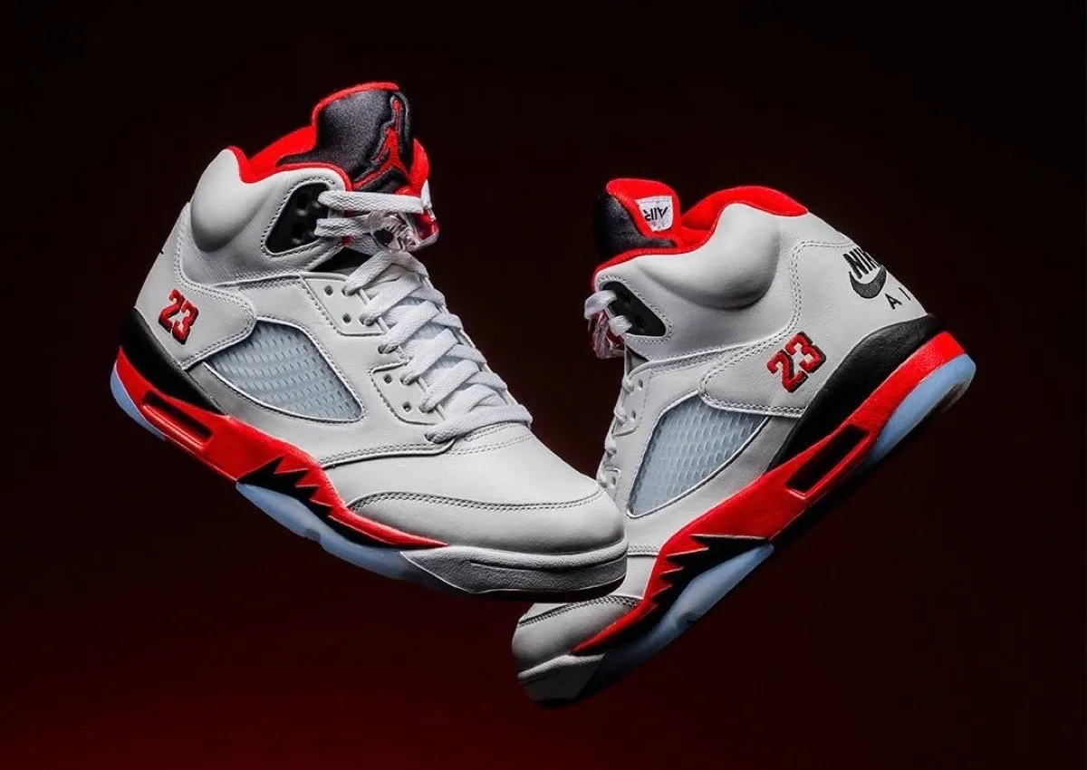 NIKE AIR JORDAN 5 RETRO OG “Fire Red” が発売