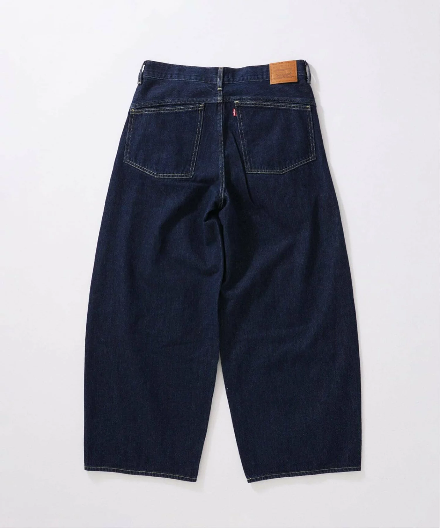 JOURNAL STANDARD × Levi’s® による Super Baggy Barrel Jeans の先行予約が開始