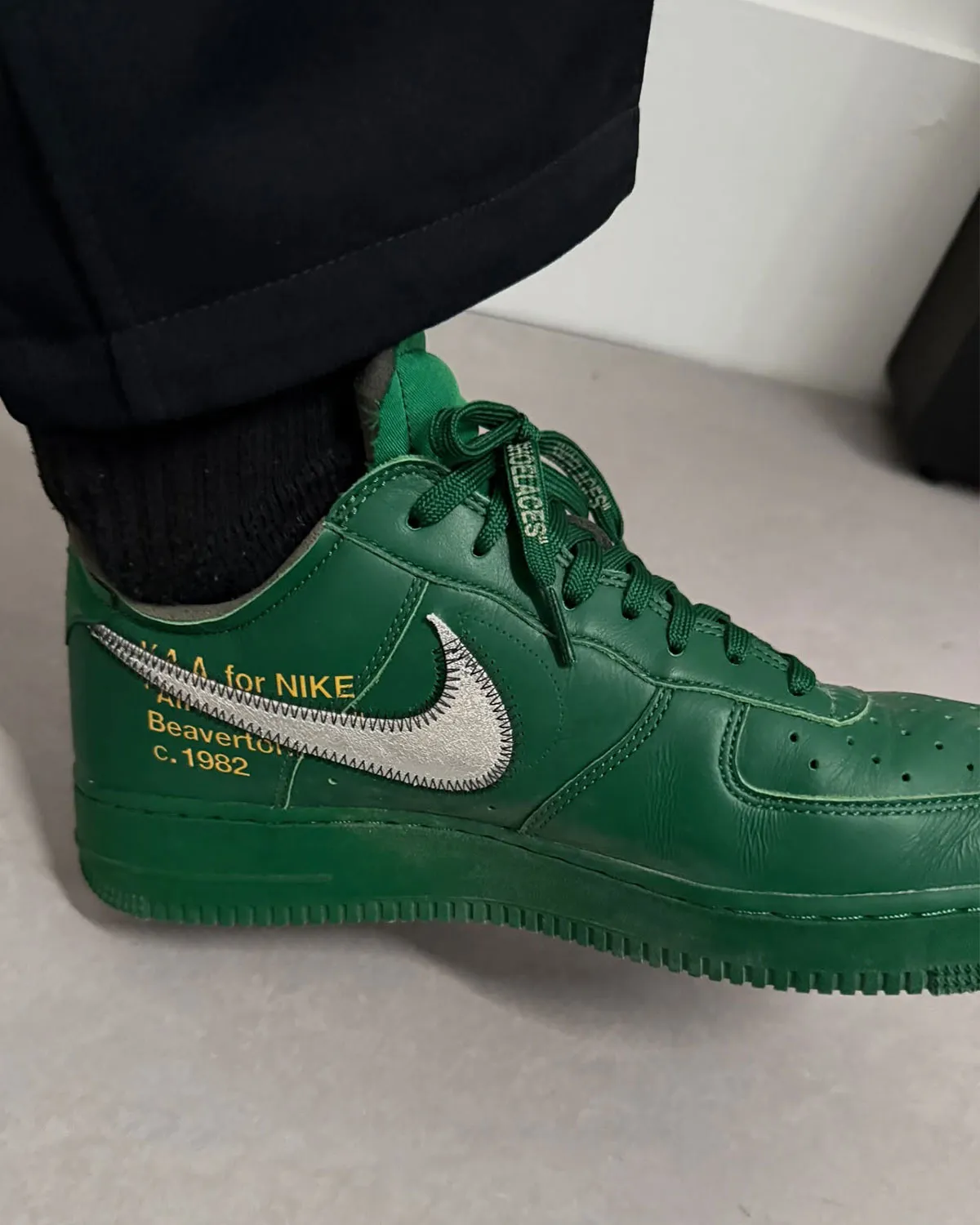Off-White™ × NIKE AIR FORCE 1 "Pine Green" が公開