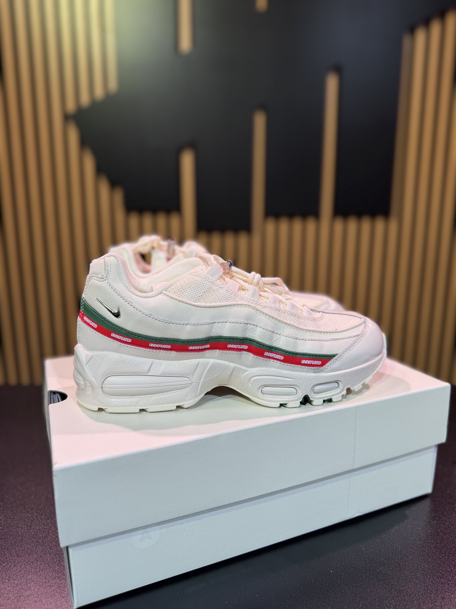 UNDEFEATED × NIKE AIR MAX 95 "White" が公開