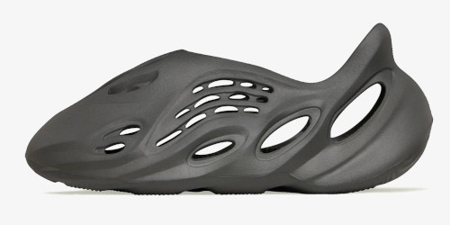 YEEZY FOAM RUNNER "Carbon" が発売