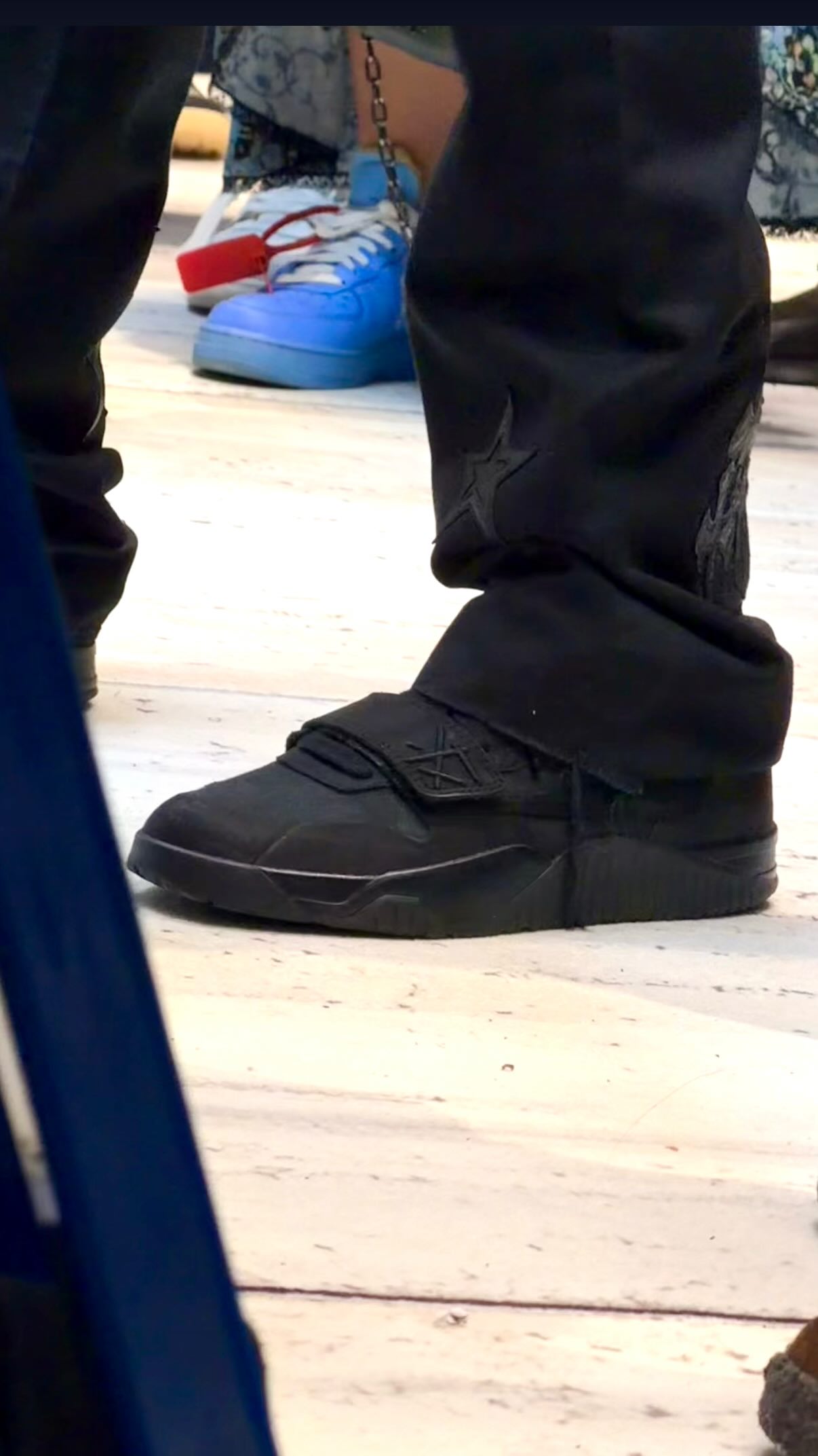 Travis Scott × JORDAN JUMPMAN JACK "Triple Black" が公開
