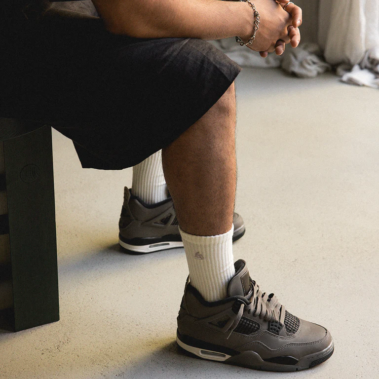 NIKE AIR JORDAN 4 RETRO “Cave Stone” が発売