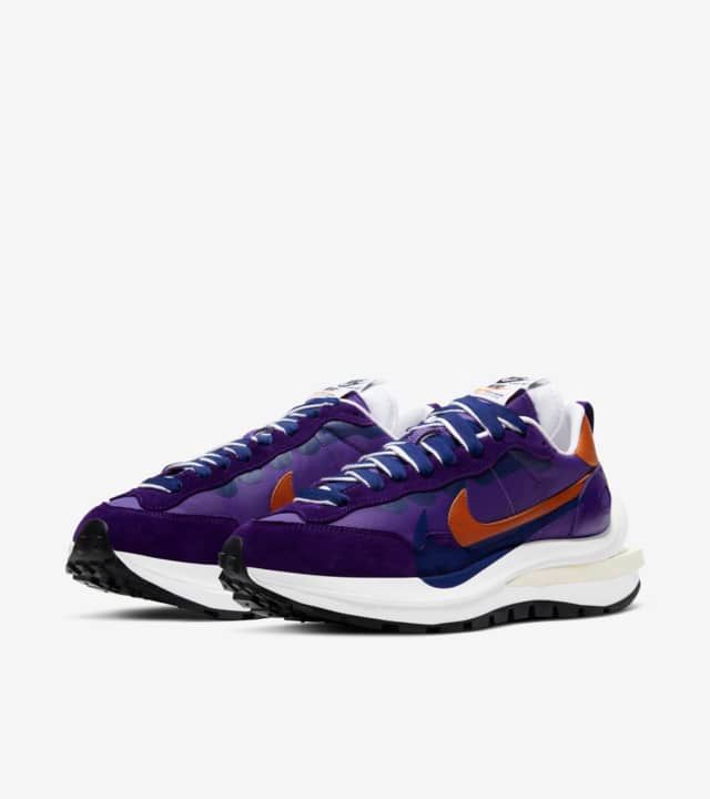 sacai × NIKE の VAPORWAFFLE “Dark Iris” が発売
