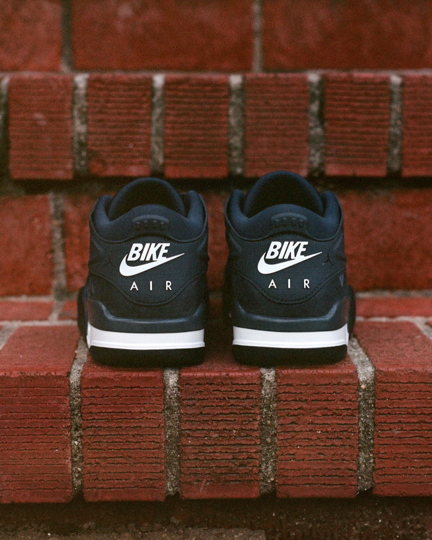 Nigel Sylvester × NIKE の AIR JORDAN 4 RM SP "Driveway Grey" が発売