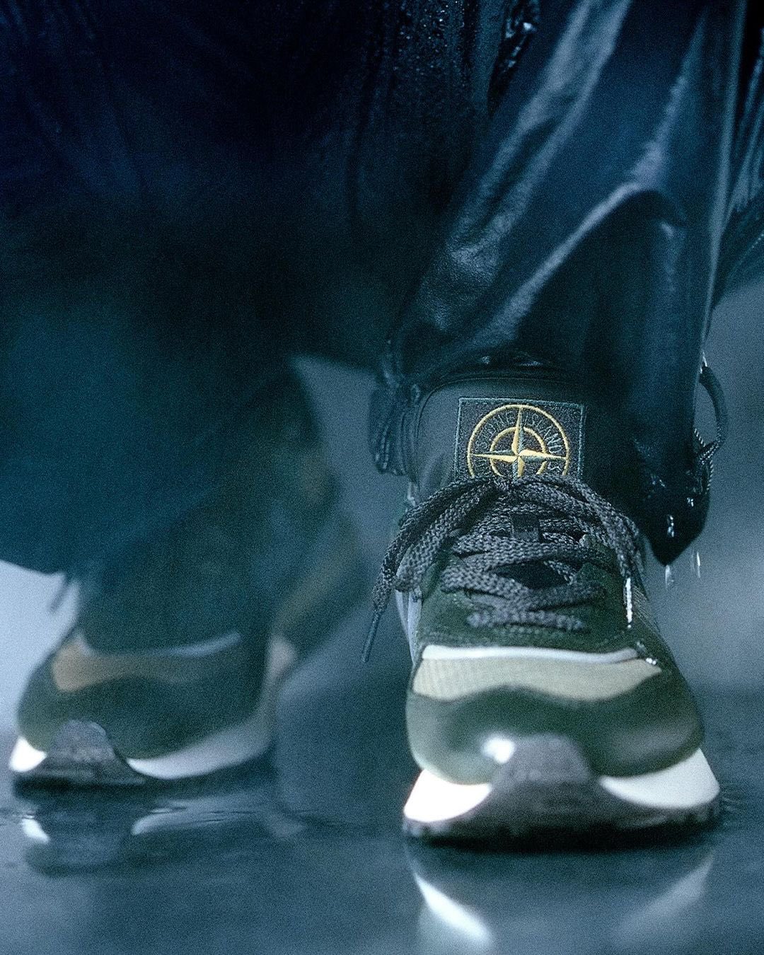 Stone Island × New Balance の 574 Legacy “Dark Green” が発売