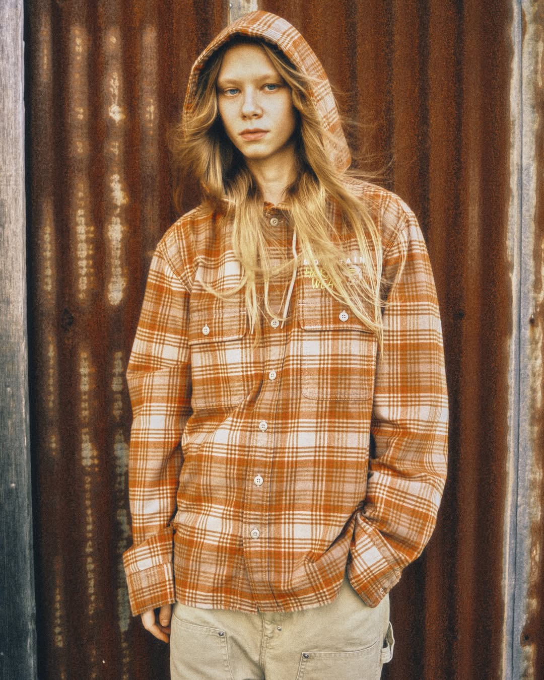 BEAMS × MOUNTAIN HARDWEAR の Hood Shirt が10月23日(木)発売