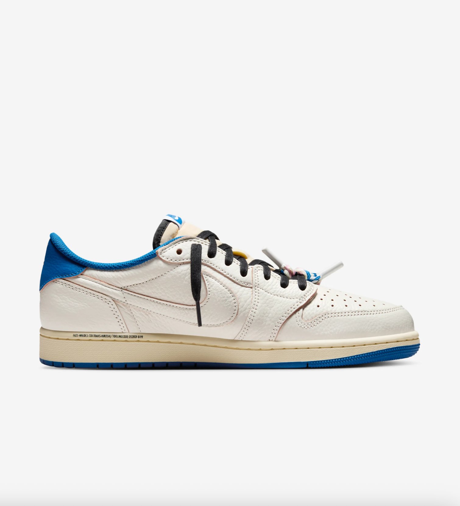 Travis Scott × fragment design × NIKE AIR JORDAN 1 LOW のオフィシャル画像が公開